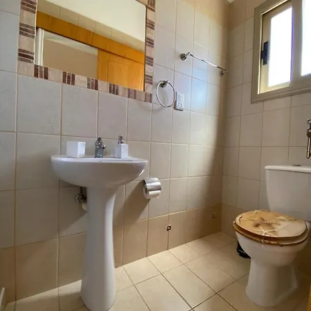 Luxury Phaedra Klorakas