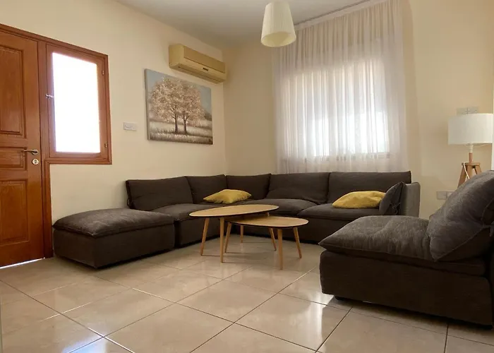 Luxury Phaedra Klorakas